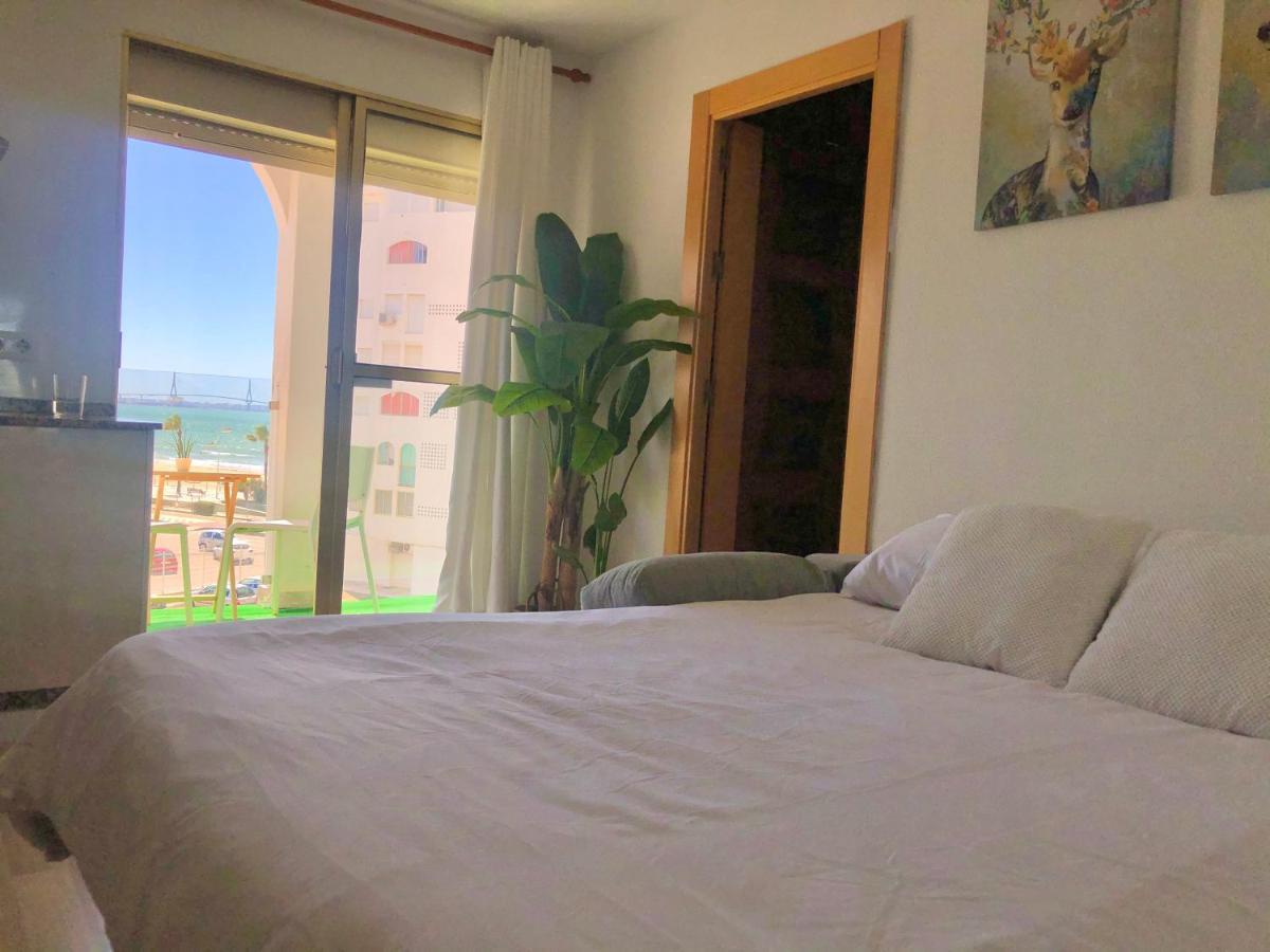 Valdelagrana Vistas Al Mar, Piscinas Primera Linea Cadiz Apartment *